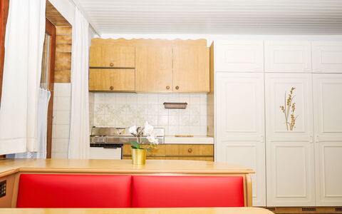 Velden am Wörthersee 39: Møbel, Gulvbelægning, Indretning, Træ, Etage, Cabinetry, Køkken, Loft, Countertop, Belysning
