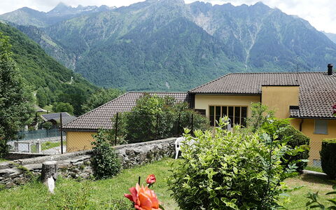 Casa Töira: Udvej, Hotel, Ferieby