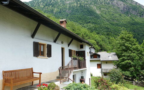 Casa Töira: Udvej, Hotel, Ferieby