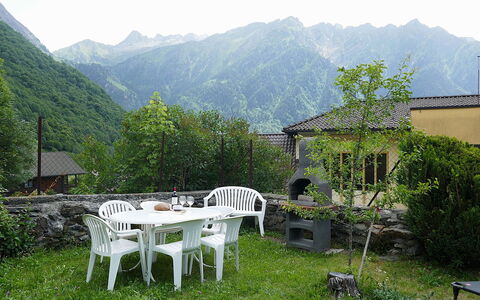 Casa Töira: Udvej, Hotel, Ferieby