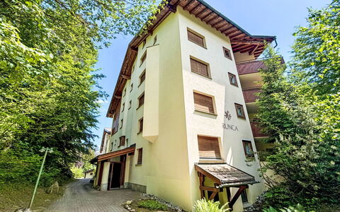 Runca 752: Udvej, Hotel, Ferieby