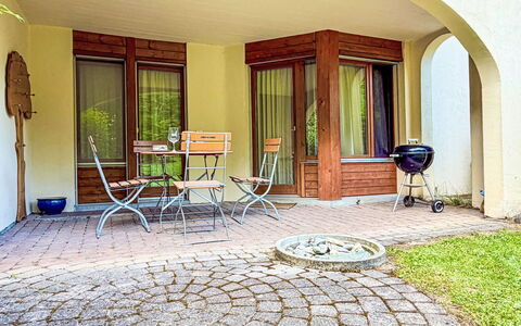 Runca 752: Udvej, Hotel, Ferieby