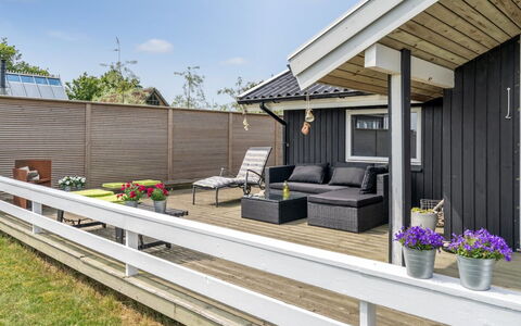 Wiebke - 50M from the Sea: Udvej, Hotel, Ferieby
