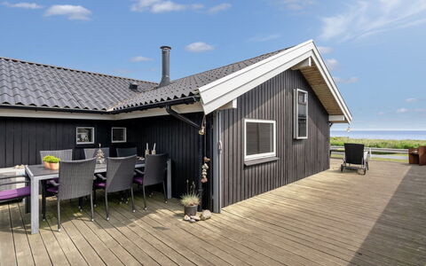 Wiebke - 50M from the Sea: Udvej, Hotel, Ferieby