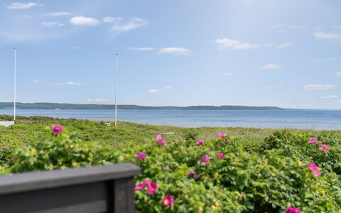 Wiebke - 50M from the Sea: Himmel, Blå, Krop Af Vand, Grøn, Horisont, Kyst, Coastal Og Oceaniske Landskabsformer, Hav, Ocean, Sky