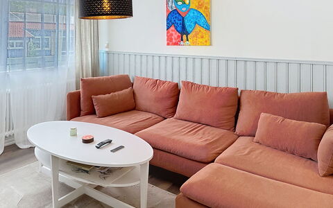 Gullahuset: Møbel, Couch, Gulvbelægning, Etage, Indretning, Stue, Pude, Lejlighed, Hjem