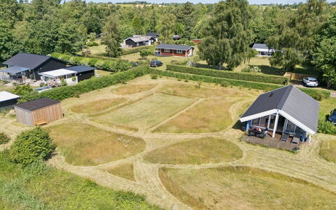 Kalervo - 2.9Km to the Fjord: Hus, Landskab, Almindeligt, Land Lot, Tag, Landdistrikt, Hjem, Sommerhus, Estate, Lawn