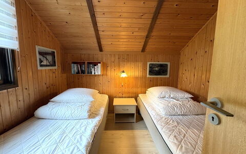 Kalervo - 2.9Km to the Fjord: Seng, Soveværelse, Træ, Sengetøj, Indretning, Sengetøj, Loft, Etage, Møbel, Bed Frame