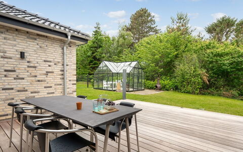 Frille - 1.5Km from the Sea: Møbel, Udendørs Møbler, Bord, Stol, Udendørs Bord, Have, Køkken & Spisebord, Skygge, Backyard, Gårdhave