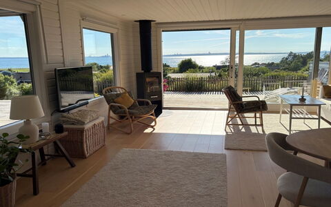 Raadengaard - 400M from the Sea: Møbel, Bord, Stol, Etage, Køkken & Spisebord, Trægulve, Bejdse, Hårdttræ, Kaffebord, Stue