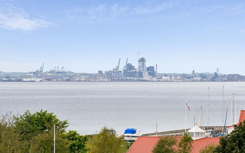 Raadengaard - 400M from the Sea: Himmel, Vandressourcer, Vandvej, Coastal Og Oceaniske Landskabsformer, Hav, Kyst, Ocean, Båd, Vandfartøjer, Skyline