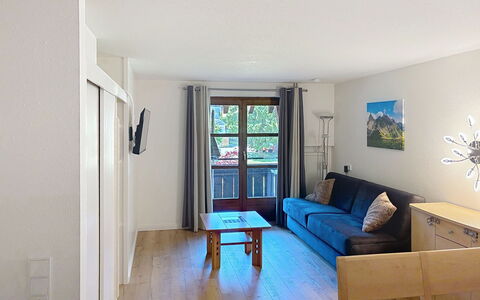 Mellau Appartments: Møbel, Træ, Gulvbelægning, Etage, Indretning, Loft, Lejlighed, Værelse, Couch, Stue