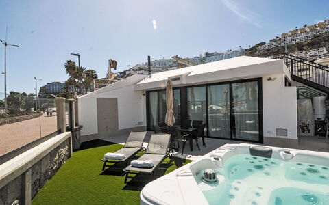 Sand, Sea and Love: Lejlighed, Hotel, Altan, Udvej, Penthouselejlighed, Svømmepøl, Villa