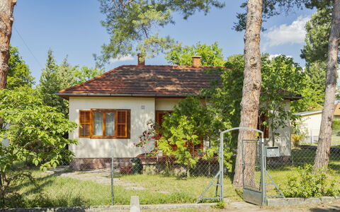 Stefano: Bygning, Træ, Vindue, Hus, Hjem, Sommerhus, Arkitektur, Tag, Landdistrikt, Busk