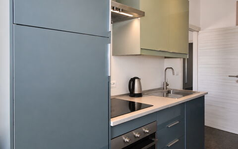 La Casa di Luigi: Køkken, Køkken Apparat, Countertop, Cabinetry, Større Bandage, Indretning, Gulvbelægning, Køkkenvask, Møbel, Sanitærarmatur