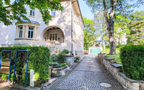 Villa Emma und Lotte: Træ, Møbel, Stol, Hav, Lejlighed, Altan, Ocean, Skygge, Udendørs Møbler, Bejdse