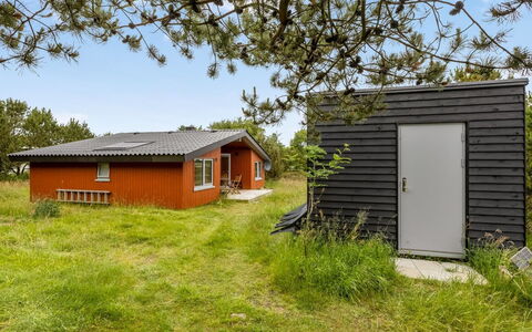 Tuija - 2.8Km from the Sea: Træ, Møbel, Stol, Hav, Lejlighed, Altan, Ocean, Skygge, Udendørs Møbler, Bejdse