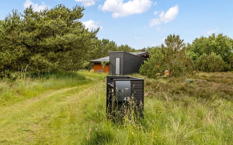 Tuija - 2.8Km from the Sea: Træ, Møbel, Stol, Hav, Lejlighed, Altan, Ocean, Skygge, Udendørs Møbler, Bejdse