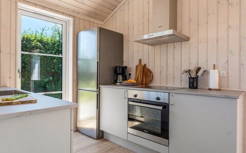 Väinö - 300M from the Sea: Gulvbelægning, Træ, Etage, Indretning, Køkken Apparat, Køkken, Loft, Trægulve, Countertop, Større Bandage