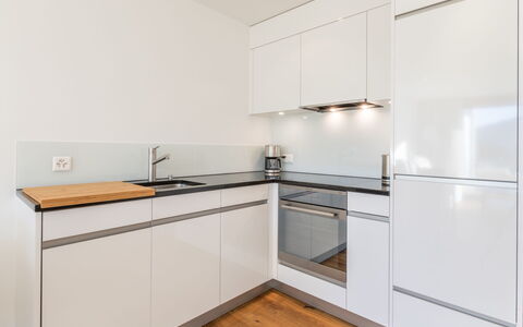 Taviarna Laax 4.5: Køkken, Køkken Apparat, Gulvbelægning, Countertop, Indretning, Større Bandage, Træ, Cabinetry, Etage, Husholdningsapparat