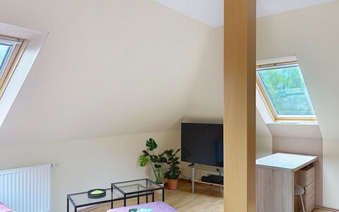 Schlönis Koppelblick: Svømmepøl, Boligområde, Thermae, Udvej, Kompositmateriale, Fritid, Estate, Kunstgræs, Hacienda, Villa