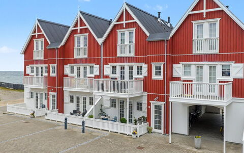 Efraima - 20M from the Sea: Svømmepøl, Boligområde, Thermae, Udvej, Kompositmateriale, Fritid, Estate, Kunstgræs, Hacienda, Villa