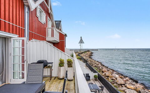 Efraima - 20M from the Sea: Svømmepøl, Boligområde, Thermae, Udvej, Kompositmateriale, Fritid, Estate, Kunstgræs, Hacienda, Villa
