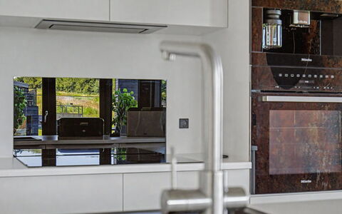 Sedine - 500M from the Sea: Køkken Apparat, Køkken, Indretning, Træ, Husholdningsapparat, Større Bandage, Countertop, Belysning, Gulvbelægning, Cabinetry