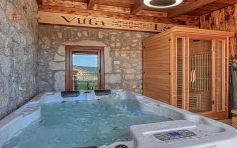 Villa Lara: Svømmepøl, Boligområde, Thermae, Udvej, Kompositmateriale, Fritid, Estate, Kunstgræs, Hacienda, Villa