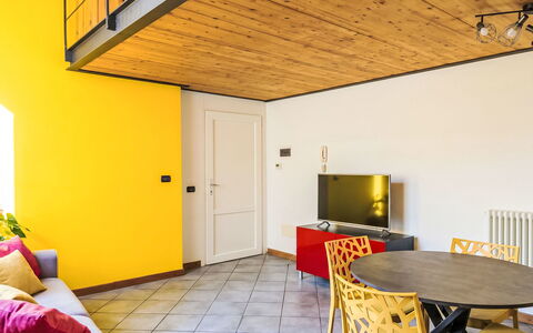 Tiny Loft: Svømmepøl, Boligområde, Thermae, Udvej, Kompositmateriale, Fritid, Estate, Kunstgræs, Hacienda, Villa