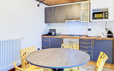 Tiny Loft: Svømmepøl, Boligområde, Thermae, Udvej, Kompositmateriale, Fritid, Estate, Kunstgræs, Hacienda, Villa