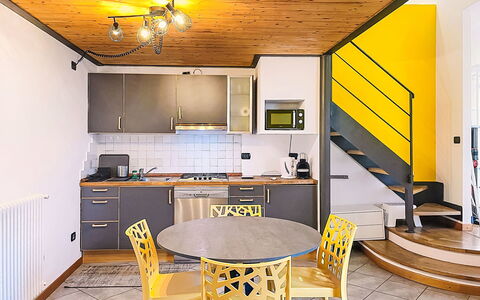 Tiny Loft: Svømmepøl, Boligområde, Thermae, Udvej, Kompositmateriale, Fritid, Estate, Kunstgræs, Hacienda, Villa