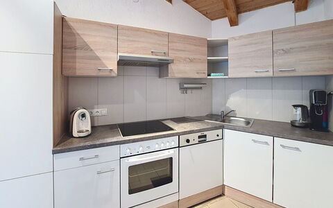 Vöstl: Køkken, Køkken Apparat, Countertop, Større Bandage, Indretning, Cabinetry, Gulvbelægning, Køkkenvask, Møbel, Etage