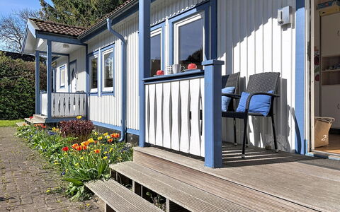Wiek 200: Træ, Dør, Sidespor, Hjem, Veranda, Kompositmateriale, Sommerhus, Dæk, Skygge, Gård