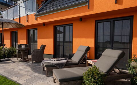 Rambin 100: Møbel, Orange, Indretning, Stol, Udendørs Møbler, Lejlighed, Bejdse, Design, Svømmepøl, Hotel