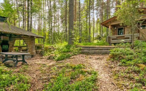 Kotila: Møbel, Udendørs Møbler, Stol, Skygge, Udendørs Bord, Stueplante, Gårdhave, Gård, Design, Altan