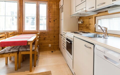 Reittitie 3: Møbel, Udendørs Møbler, Stol, Skygge, Udendørs Bord, Stueplante, Gårdhave, Gård, Design, Altan