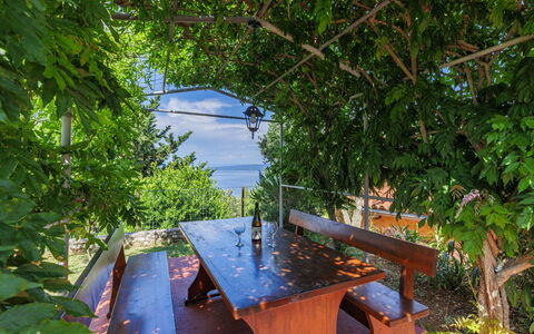 Lado Mediterraneo: Møbel, Udendørs Møbler, Stol, Skygge, Udendørs Bord, Stueplante, Gårdhave, Gård, Design, Altan