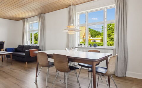 Toivo - 300M from the Sea: Møbel, Stol, Indretning, Bord, Værelse, Bejdse, Altan, Loft, Eco Hotel, Hårdttræ