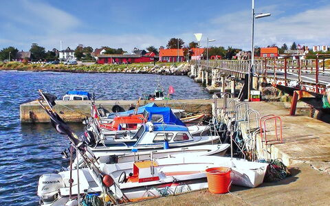 Toivo - 300M from the Sea: Møbel, Stol, Indretning, Bord, Værelse, Bejdse, Altan, Loft, Eco Hotel, Hårdttræ