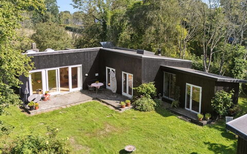 Verna - 450M from the Sea: Møbel, Stol, Indretning, Bord, Værelse, Bejdse, Altan, Loft, Eco Hotel, Hårdttræ