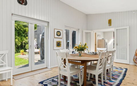 Verna - 450M from the Sea: Møbel, Stol, Indretning, Bord, Værelse, Bejdse, Altan, Loft, Eco Hotel, Hårdttræ