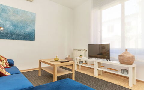 Matilde: Møbel, Stol, Indretning, Bord, Værelse, Bejdse, Altan, Loft, Eco Hotel, Hårdttræ
