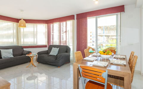 Sagredo: Møbel, Stol, Indretning, Bord, Værelse, Bejdse, Altan, Loft, Eco Hotel, Hårdttræ