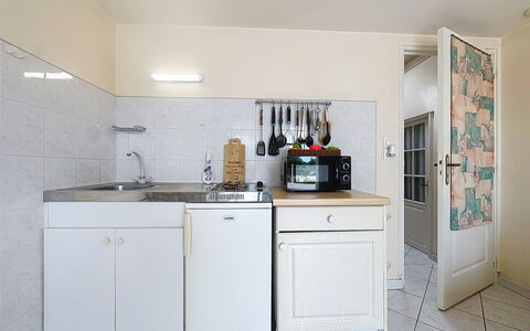 L'Ange Oliver: Køkken, Køkken Apparat, Countertop, Større Bandage, Cabinetry, Køkkenvask, Indretning, Husholdningsapparat, Gulvbelægning, Håndvask