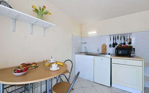 L'Ange Oliver: Indretning, Gulvbelægning, Møbel, Etage, Loft, Værelse, Køkken, Køkken & Spisebord, Stol, Countertop