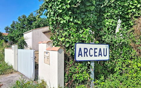 Arceau 3: Møbel, Udendørs Møbler, Stol, Have, Bejdse, Lawn, Hårdttræ, Skygge, Backyard