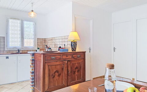 Le Canot: Møbel, Udendørs Møbler, Stol, Have, Bejdse, Lawn, Hårdttræ, Skygge, Backyard