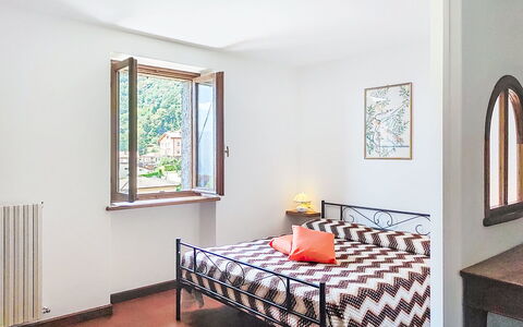 Casa Giamba: Møbel, Udendørs Møbler, Stol, Have, Bejdse, Lawn, Hårdttræ, Skygge, Backyard