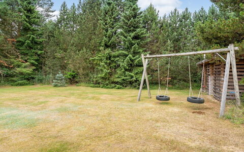 Siggi - 400M from the Sea: Træ, Land Lot, Have, Lærk, Lawn, Landscaping, Skygge, Woodland, Lund, Backyard